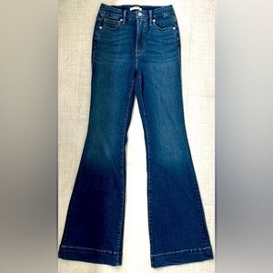 Good American jeans. Style: Good Flare (super stretch, high waisted) Size: 4/27.